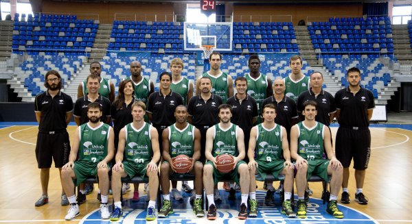 Unicaja aguanta la presión estudiantil y se mantiente líder