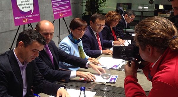 El PSOE duplicará la partida económica de la Diputación para programas de violencia de género
