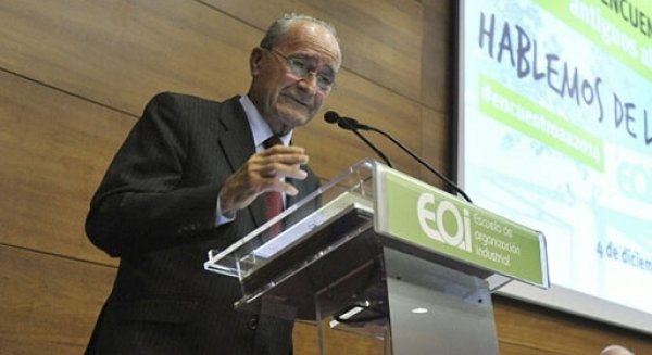 De la Torre dice que 
