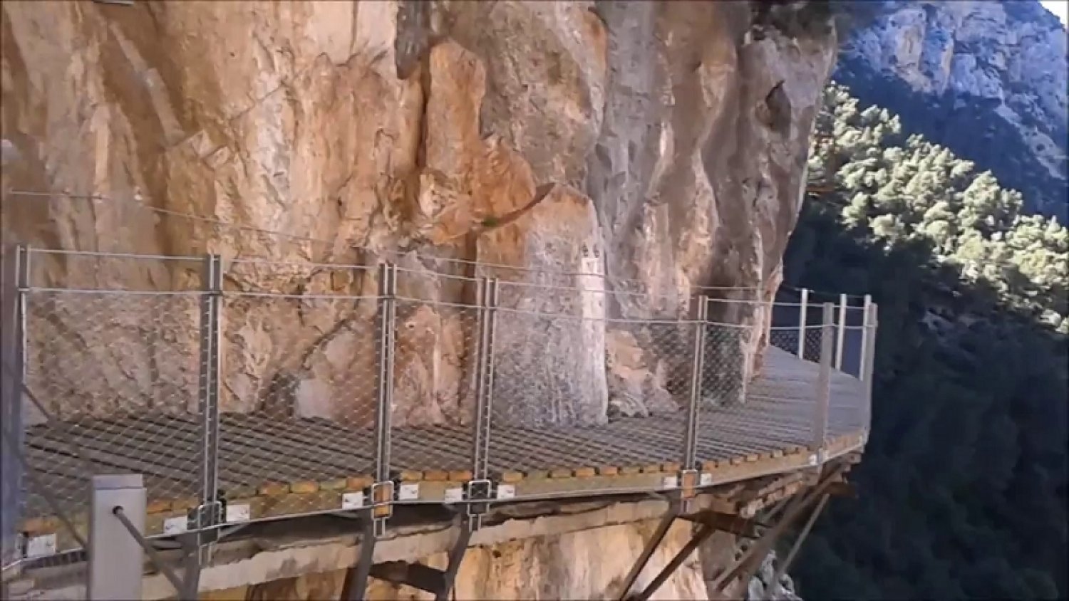 El caminito del Rey contará con autobuses que conectarán las dos entradas