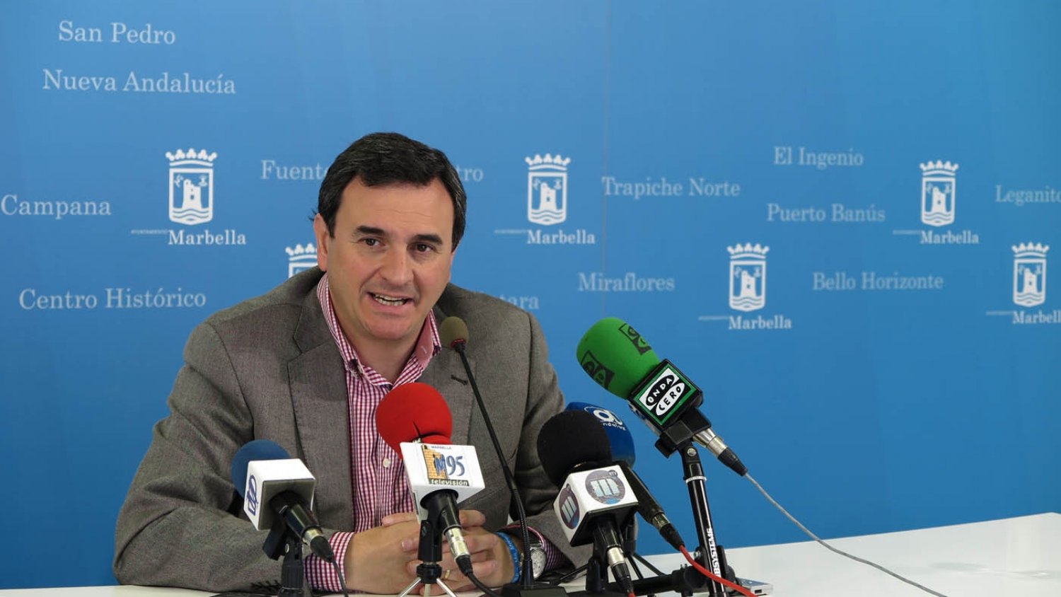 Marbella aprueba un plan para renovar la estética de los negocios