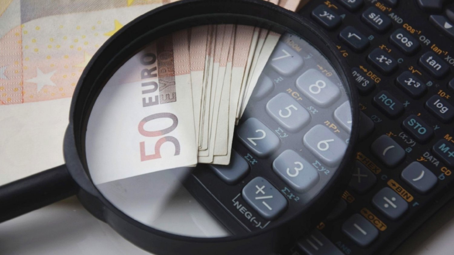 La Junta acuerda nuevas rebajas fiscales frente a la inflación y para atraer inversiones a Andalucía