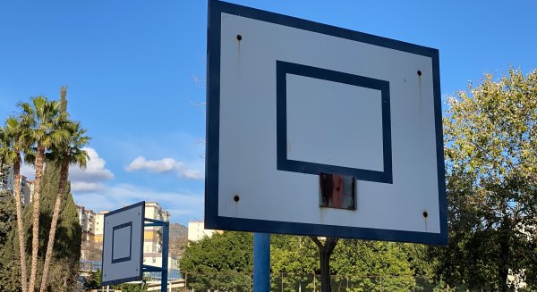 Podemos exige una solución para los niños y niñas del colegio Manuel Altolaguirre en Palma-Palmilla