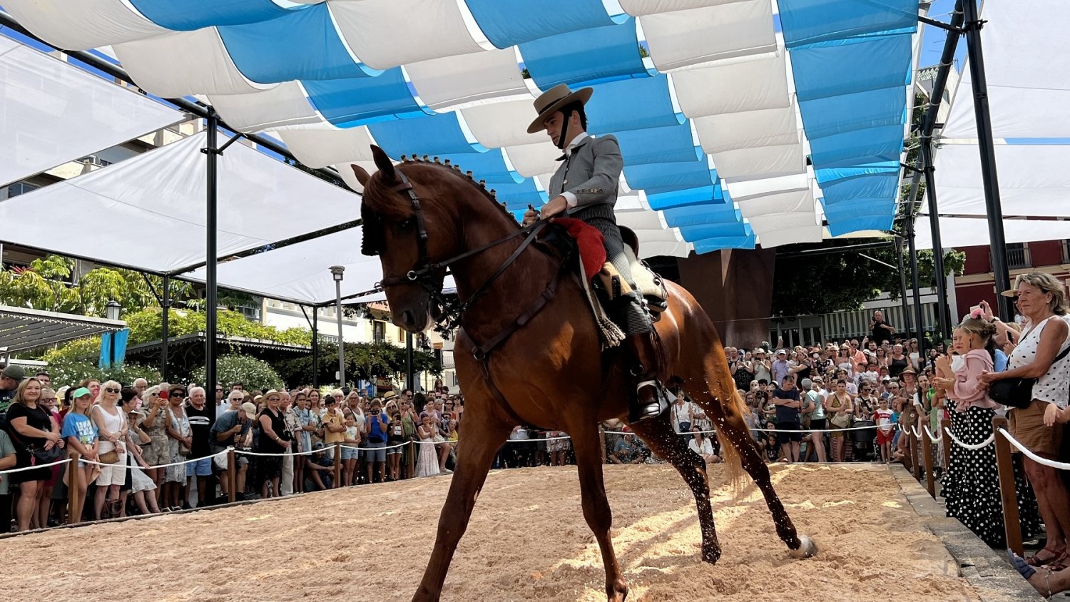 Un centenar de equinos y 27 enganches participan en la quinta edición de ‘Fuengirola A Caballo’