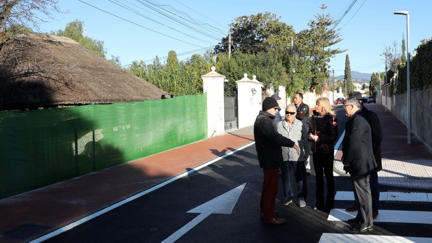 El Ayuntamiento de Marbella mejora la movilidad peatonal y las infraestructuras de calle Mimosa