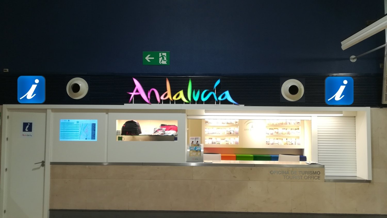 Las oficinas de turismo de la Junta atendieron en 2022 más de 1,2 millones de consultas