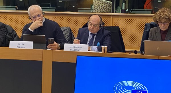La Junta de Andalucía lleva a Bruselas sus peticiones sobre la pesca y el marisqueo
