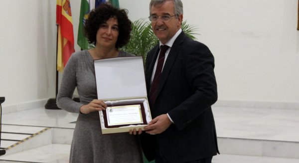 La poeta granadina, Olalla Castro gana el II Premio de Poesía de Estepona