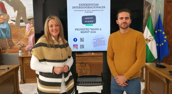 Rincón de la Victoria y la Asociación DYAR presentan la cuarta edición del proyecto intergeneracional `Mano a Mano´