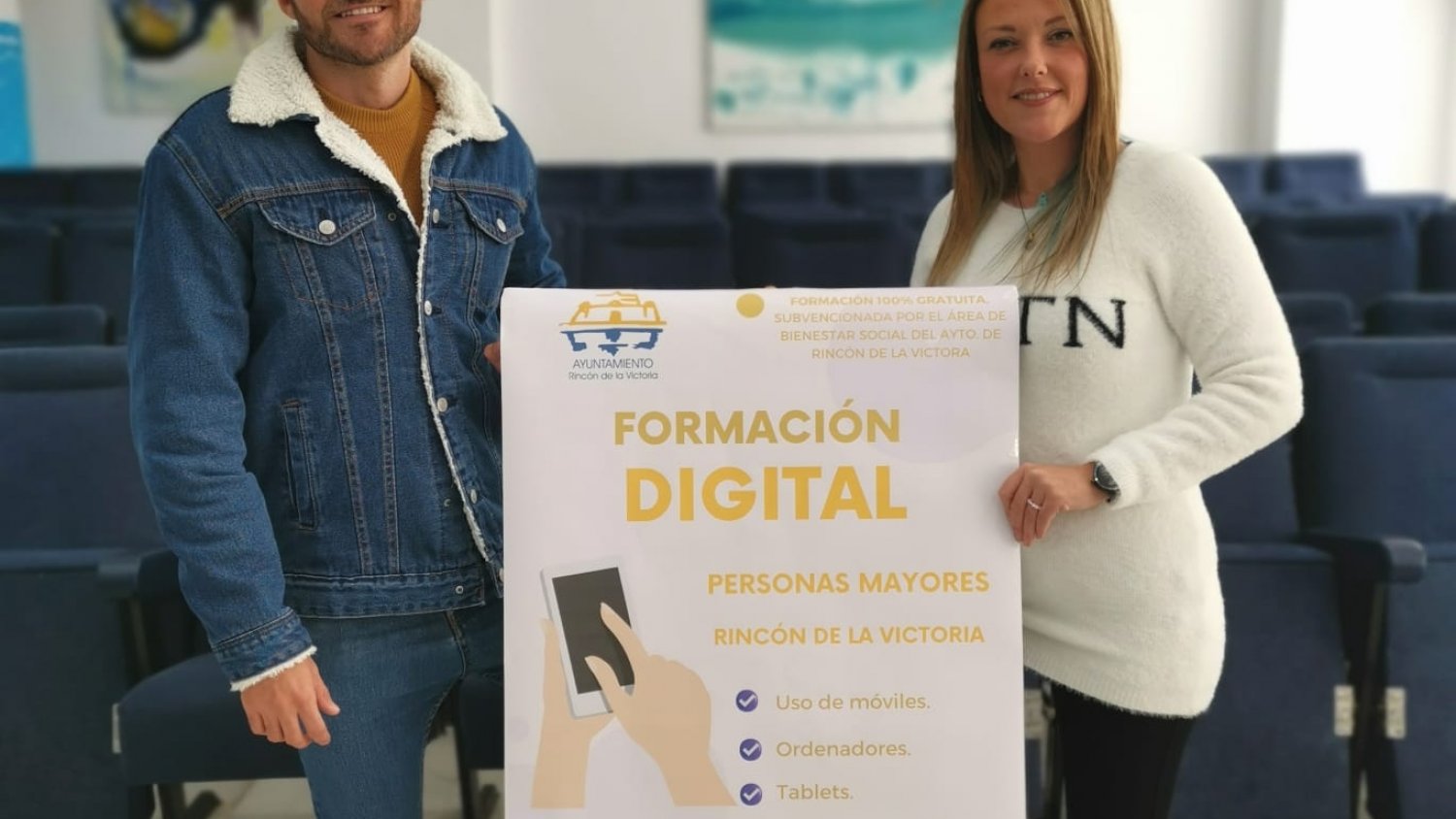 Rincón de la Victoria inicia un nuevo curso del proyecto de alfabetización digital para mayores
