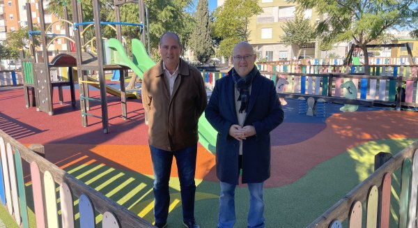 Vélez-Málaga finaliza los trabajos de remodelación del parque infantil de la calle Antonio Gámez Burgos