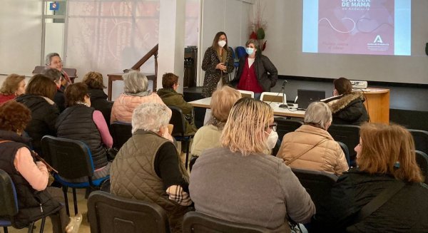 El Distrito Valle del Guadalhorce informa en Álora sobre el programa de detección de Cáncer de Mama