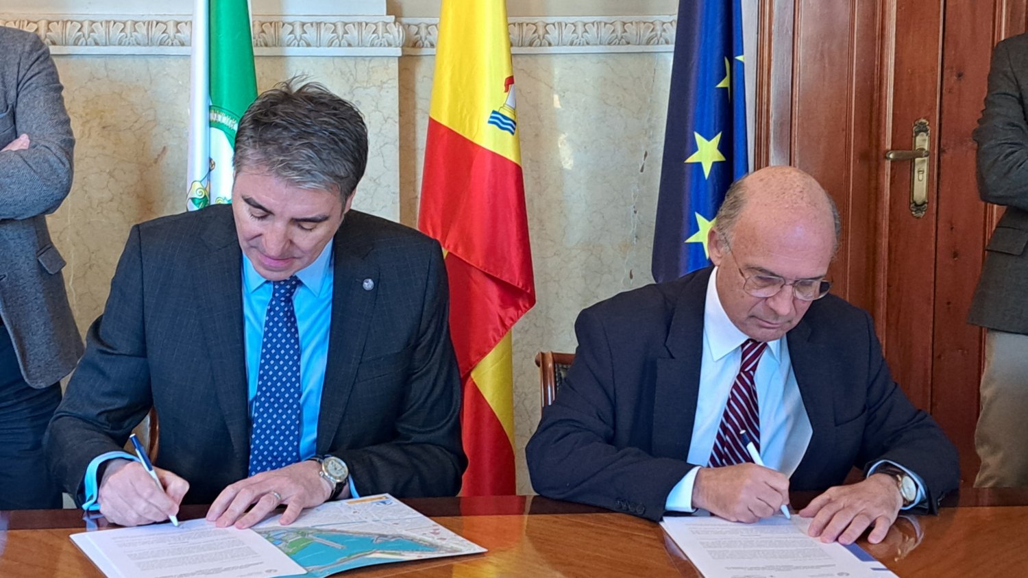 Puerto de Málaga firma un convenio de visado con el Colegio de Ingenieros de Caminos para reforzar la competitividad