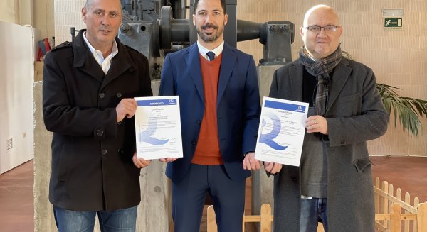 Vélez-Málaga renuevas sus certificaciones 'Q' de Calidad en playas, oficina de turismo y parques infantiles