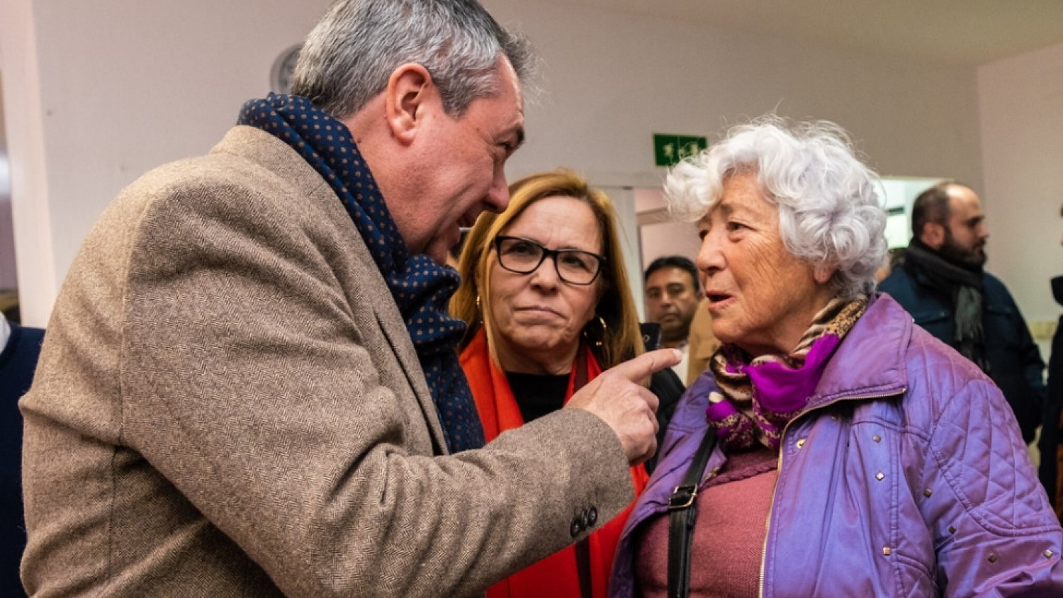 Espadas exige a Moreno Bonilla menos anuncios y más refuerzos ante “la cruda realidad” de la sanidad