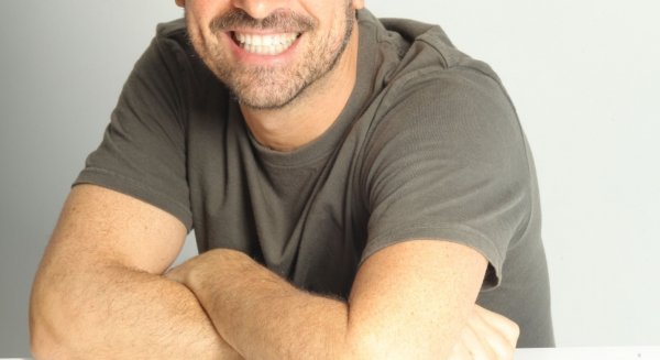 El CAL acoge la presentación de ‘La vida que me eligió’ de Álvaro Gallegos
