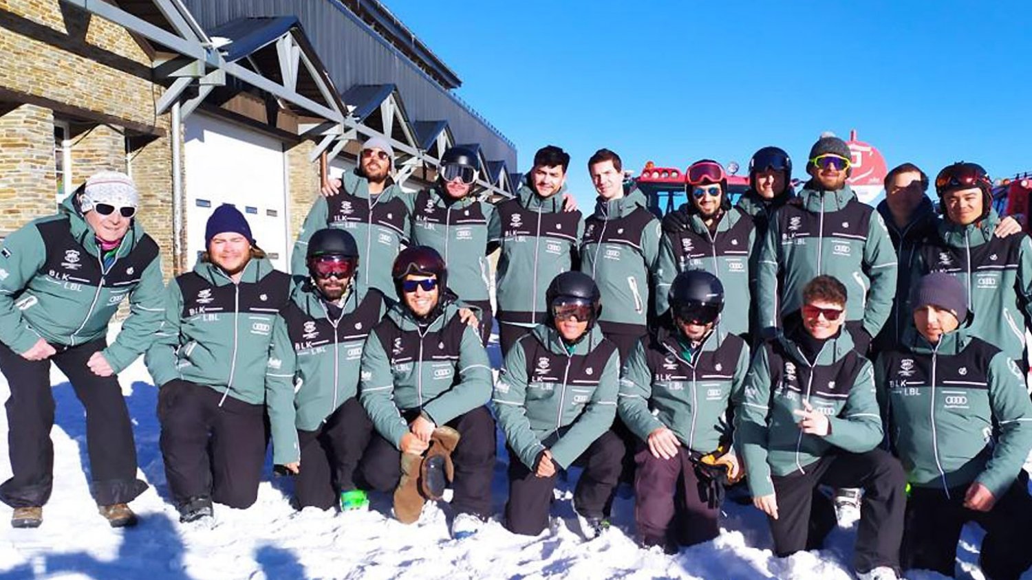 Antequera promociona su Escuela Internacional de Esquí en Sierra Nevada