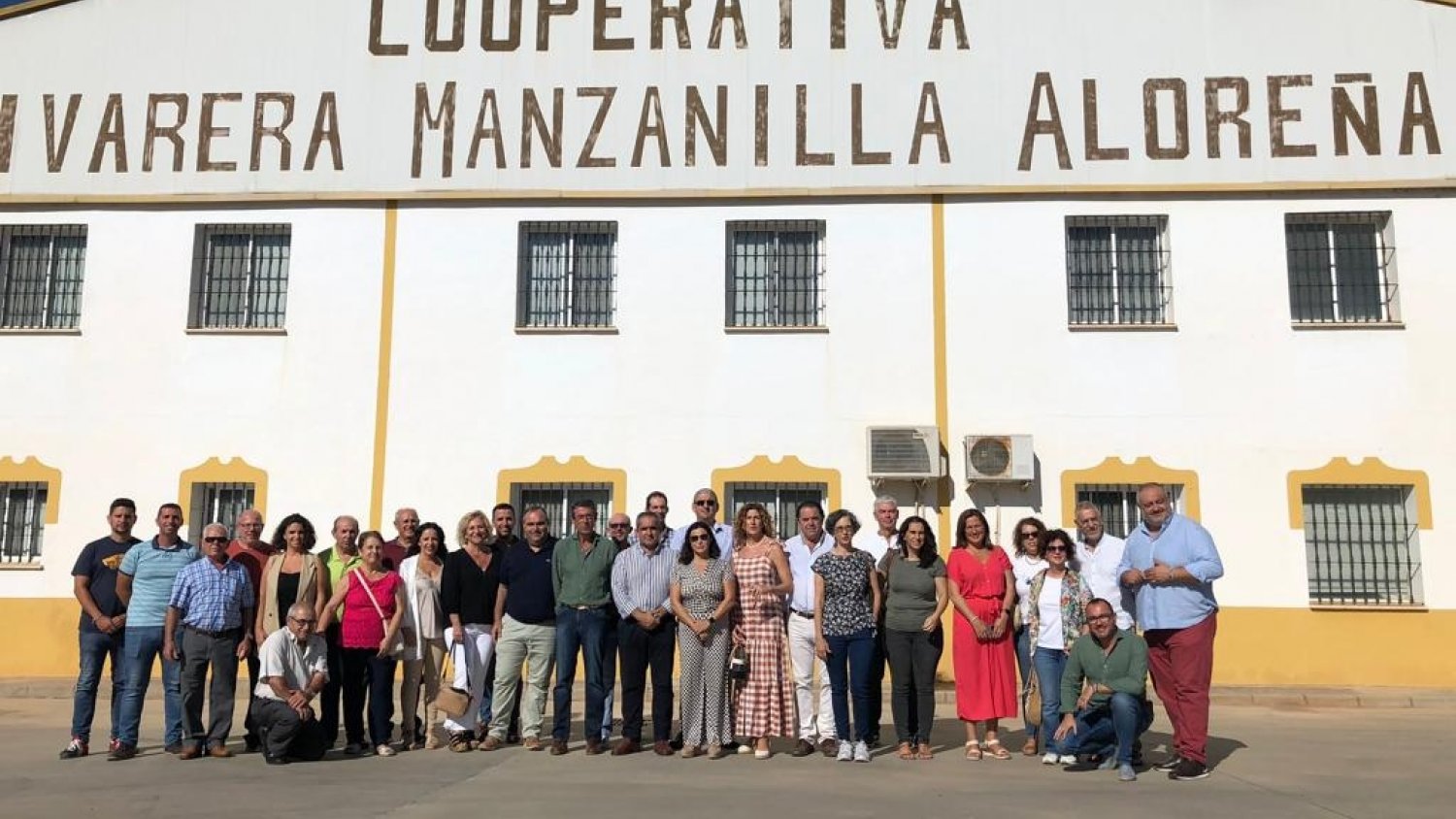 El delegado de Agricultura reconoce al Consejo Regulador de la aceituna Aloreña la “defensa y promoción de este producto singular”
