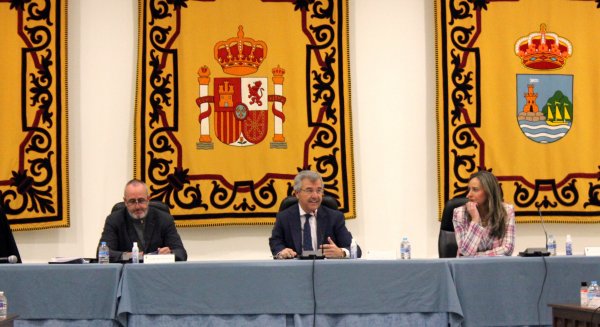 El Pleno aprueba otorgar el título de Hijo Predilecto de Estepona al guitarrista Daniel Casares