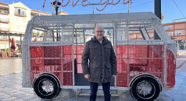 Torre del Mar instala un photocall temático para celebrar San Valentín