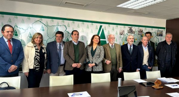 La consejera inicia con Asaja el diálogo social para consensuar las alegaciones al Pepac
