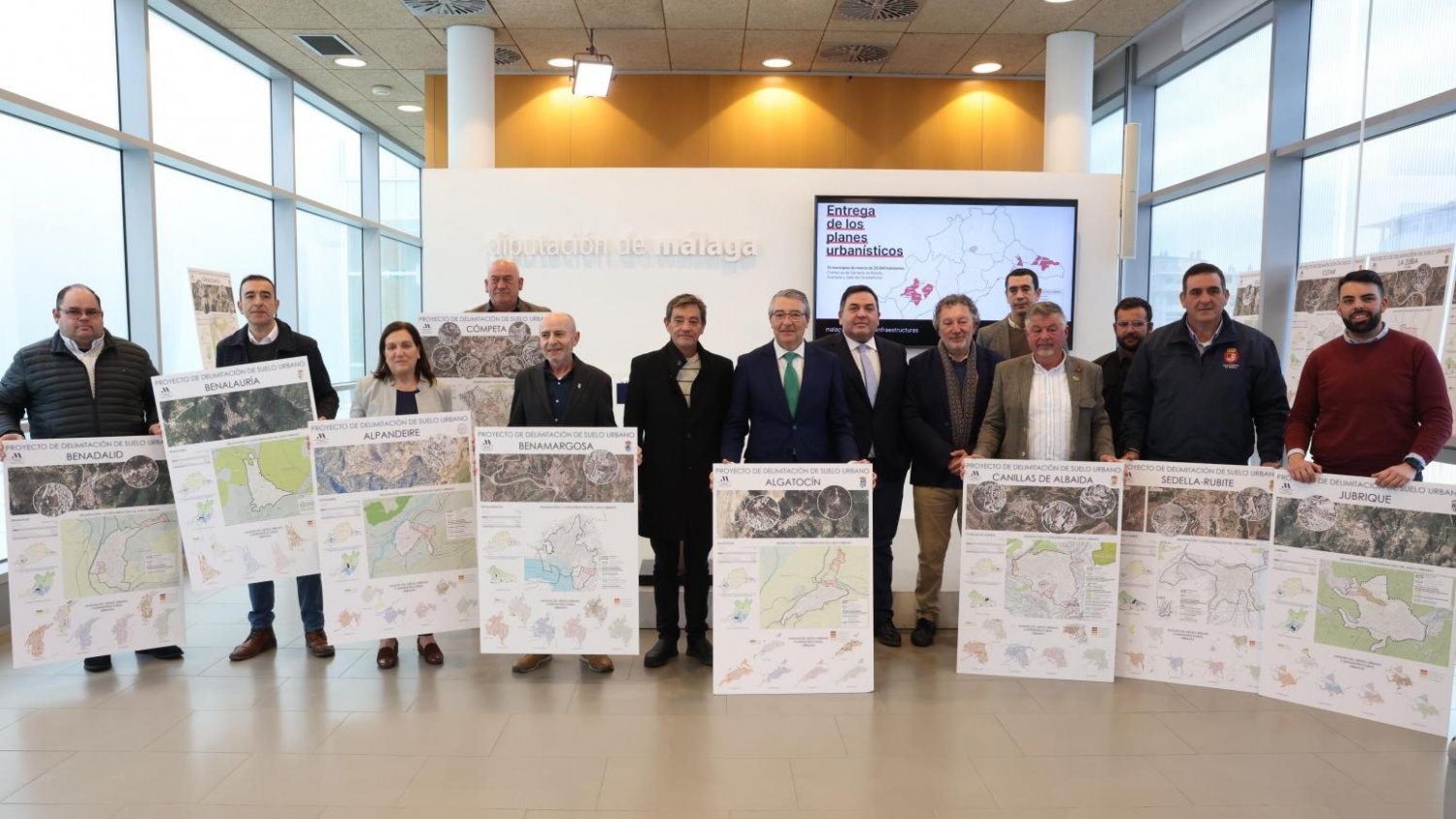 Diputación entrega planes urbanísticos a 15 municipios de las comarcas de Ronda, Axarquía y Guadalhorce