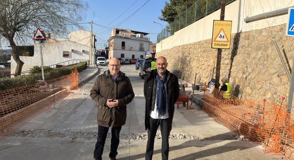 Vélez-Málaga mejora la seguridad vial en el entorno del CEIP La Gloria