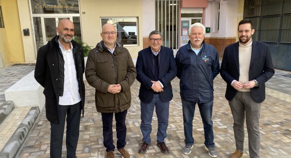 Finaliza la obra de remodelación de la plaza 'Pilar Serrán' del barrio de Capuchinos en Vélez-Málaga