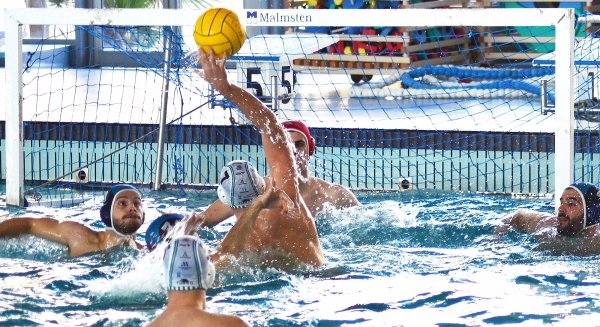 Una victoria y un empate en 24 horas para una jornada Everest para el Waterpolo Málaga