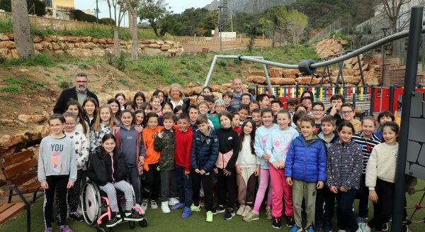 La alcaldesa de Marbella mantiene un encuentro con alumnos de 4º de Primaria del colegio Xarblanca