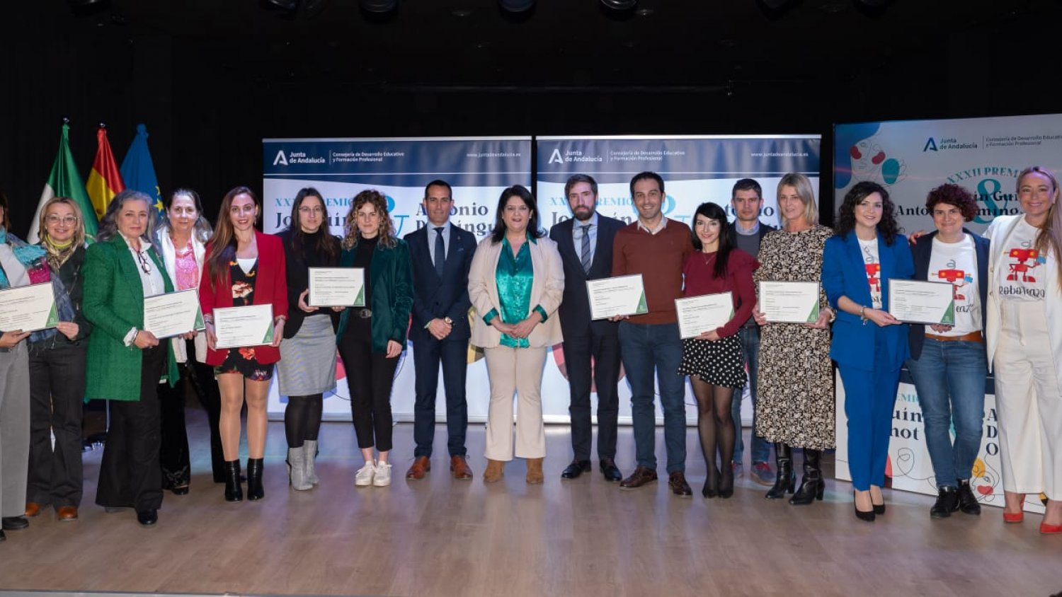 Docentes de los IES Concha Méndez Cuesta y Cánovas del Castillo, premiados en los Premios Joaquín Guichot