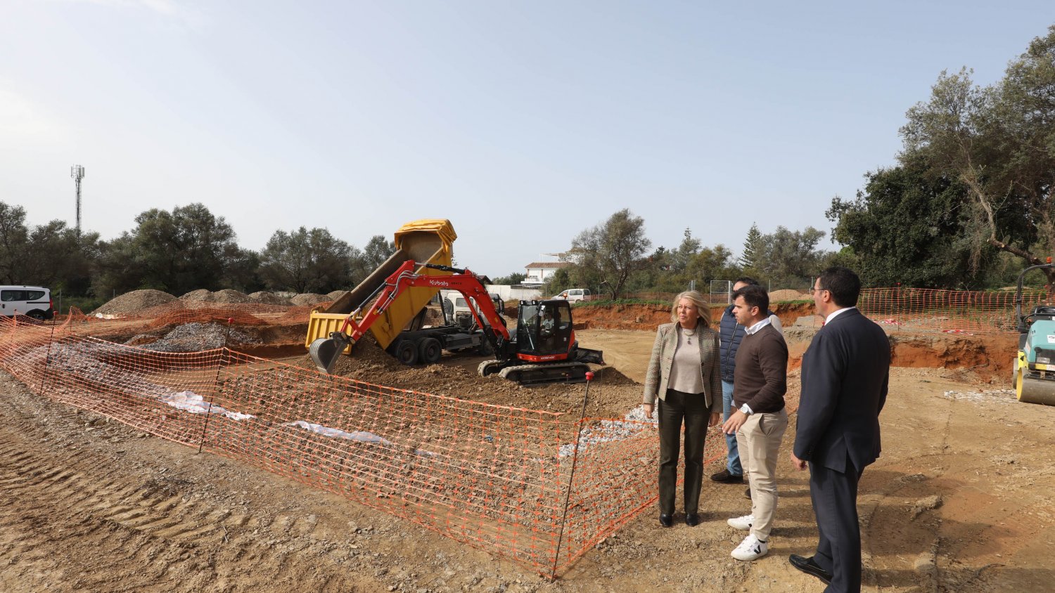 El Ayuntamiento inicia la construcción de la piscina municipal de Las Chapas 
