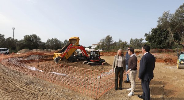 El Ayuntamiento inicia la construcción de la piscina municipal de Las Chapas 