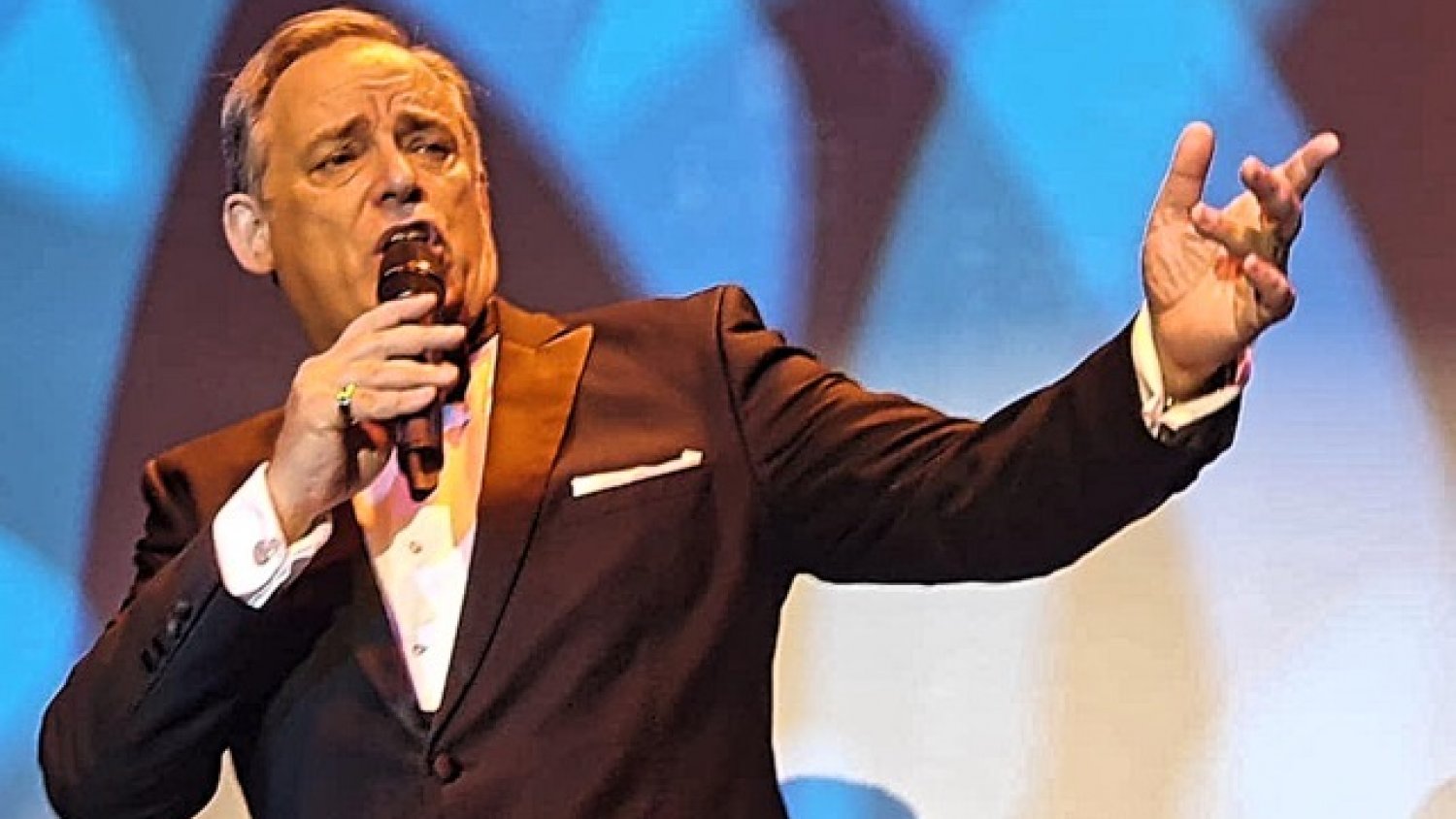 Homenaje a los grandes clásicos de Frank Sinatra y Neil Diamond