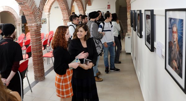 El Hospital Real de la Misericordia acoge la muestra fotográfica del instituto Guadalpín 