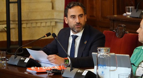 Pérez: 'Ponemos solución a los problemas que hay de vivienda o las familias y jóvenes naufragarán'