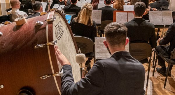 La Orquesta Promúsica vuelve al Teatro Cánovas con una propuesta que rompe los límites de la música clásica