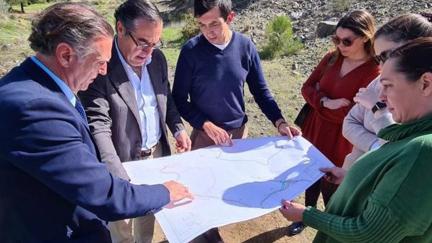 Educación y Ayuntamiento analizan los anteproyectos del nuevo colegio e instituto de Benahavís