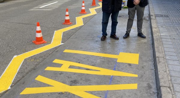 Vélez-Málaga avanza en al plan de renovación de señalización vial horizontal