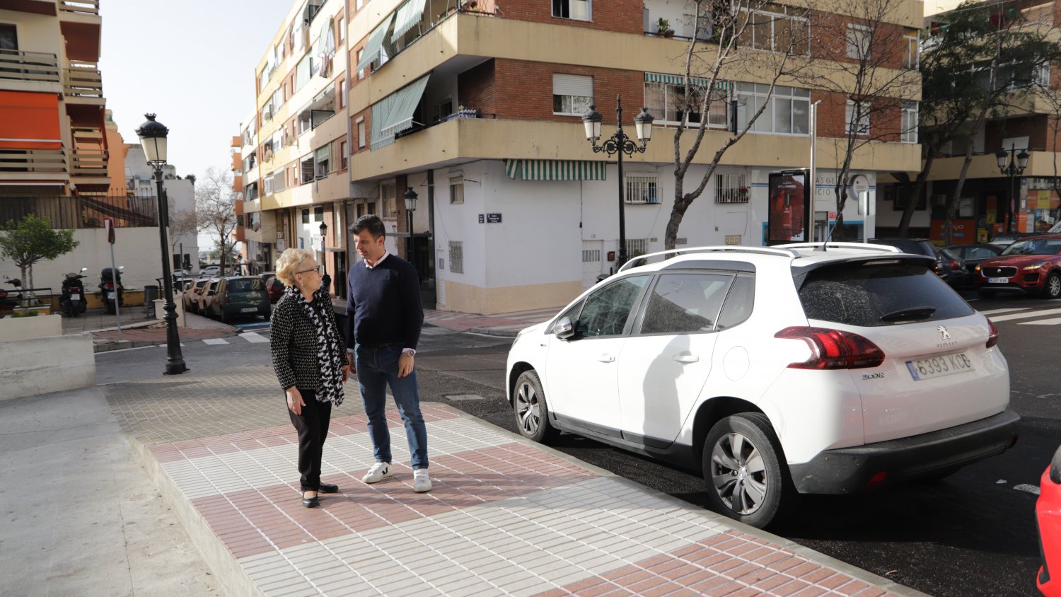 El Ayuntamiento finaliza los trabajos de remodelación del acerado de la calle Rodrigo de Triana 