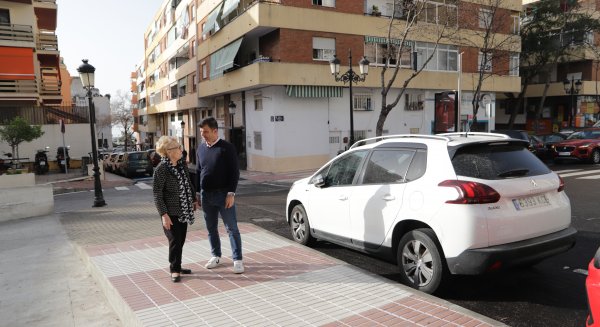 El Ayuntamiento finaliza los trabajos de remodelación del acerado de la calle Rodrigo de Triana 