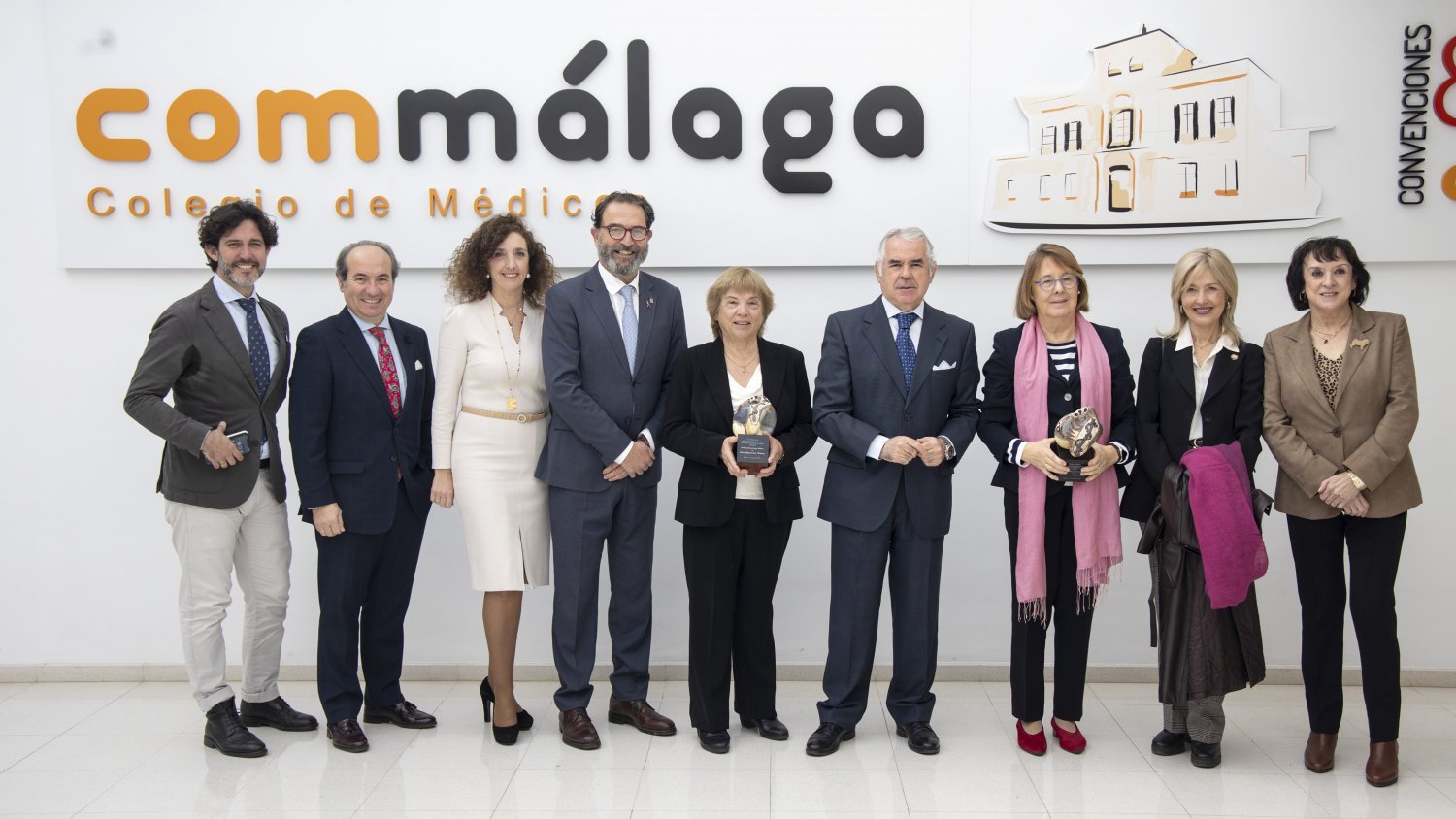 El Colegio de Médicos entrega los II Dra. Fanny Medina a las doctoras Gemma Ramírez y Mercedes Torras