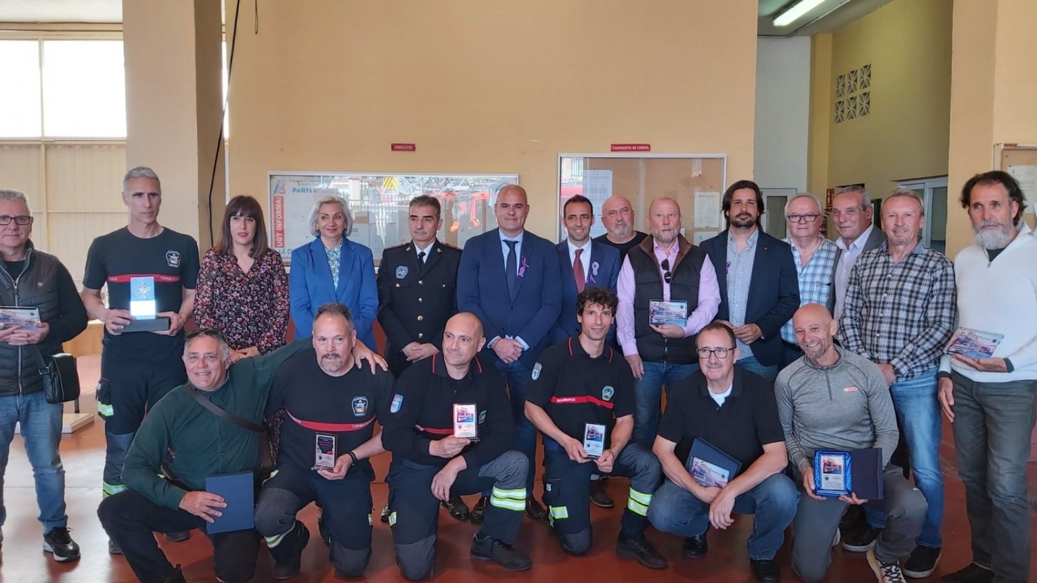 El Cuerpo de Bomberos de Torremolinos distingue a trabajadores y jubilados 