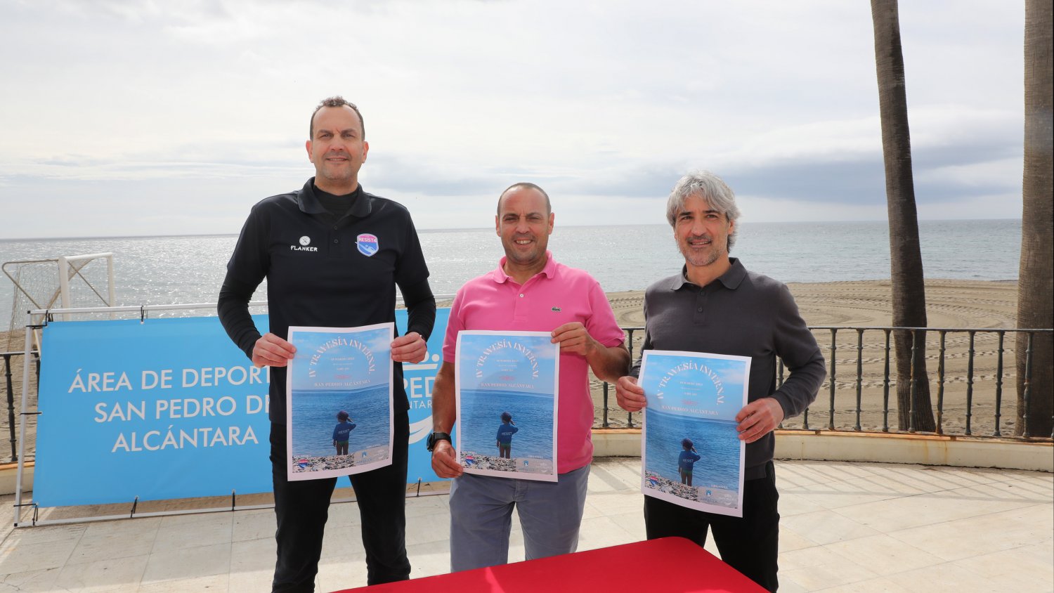 El Ayuntamiento de Marbella organiza la V Travesía a Nado Invernal