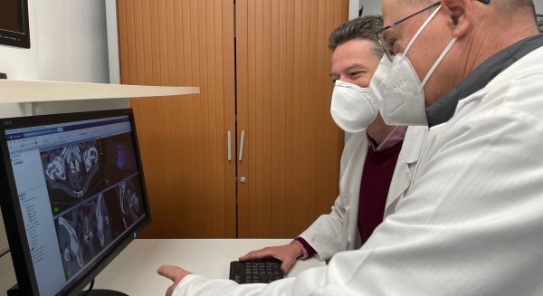 El Hospital Regional de Málaga comienza la renovación del equipo de braquiterapia