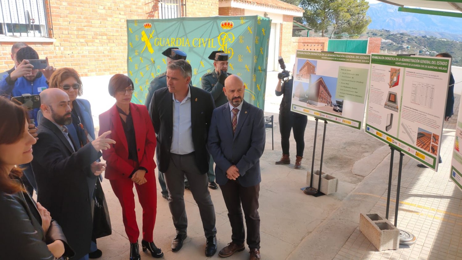 La directora general de la Guardia Civil presenta el proyecto de obras de mejora del cuartel de Almáchar