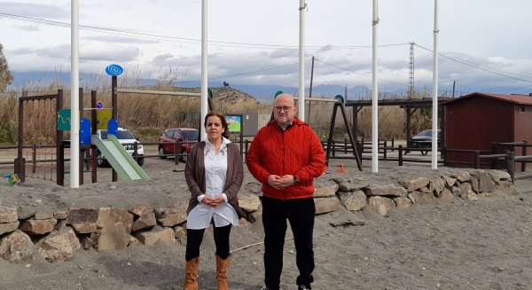 La playa de El Hornillo de Almayate presenta sus nuevas mejoras para la temporada 2023