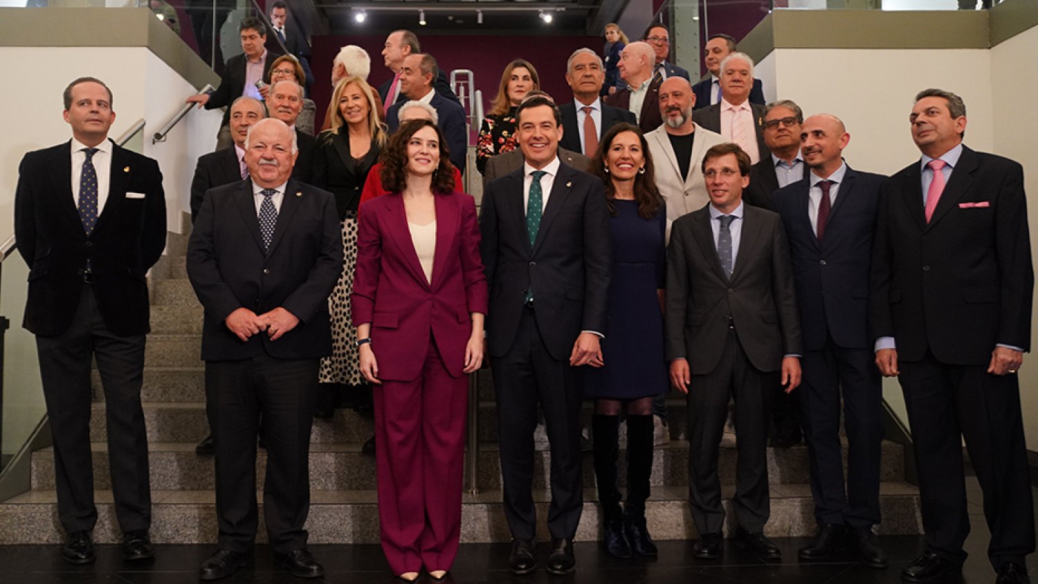Moreno: 'España no puede entenderse sin la valiosa aportación de los andaluces, sin su luz y sin sus sacrificios'