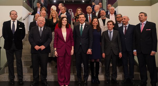 Moreno: 'España no puede entenderse sin la valiosa aportación de los andaluces, sin su luz y sin sus sacrificios'