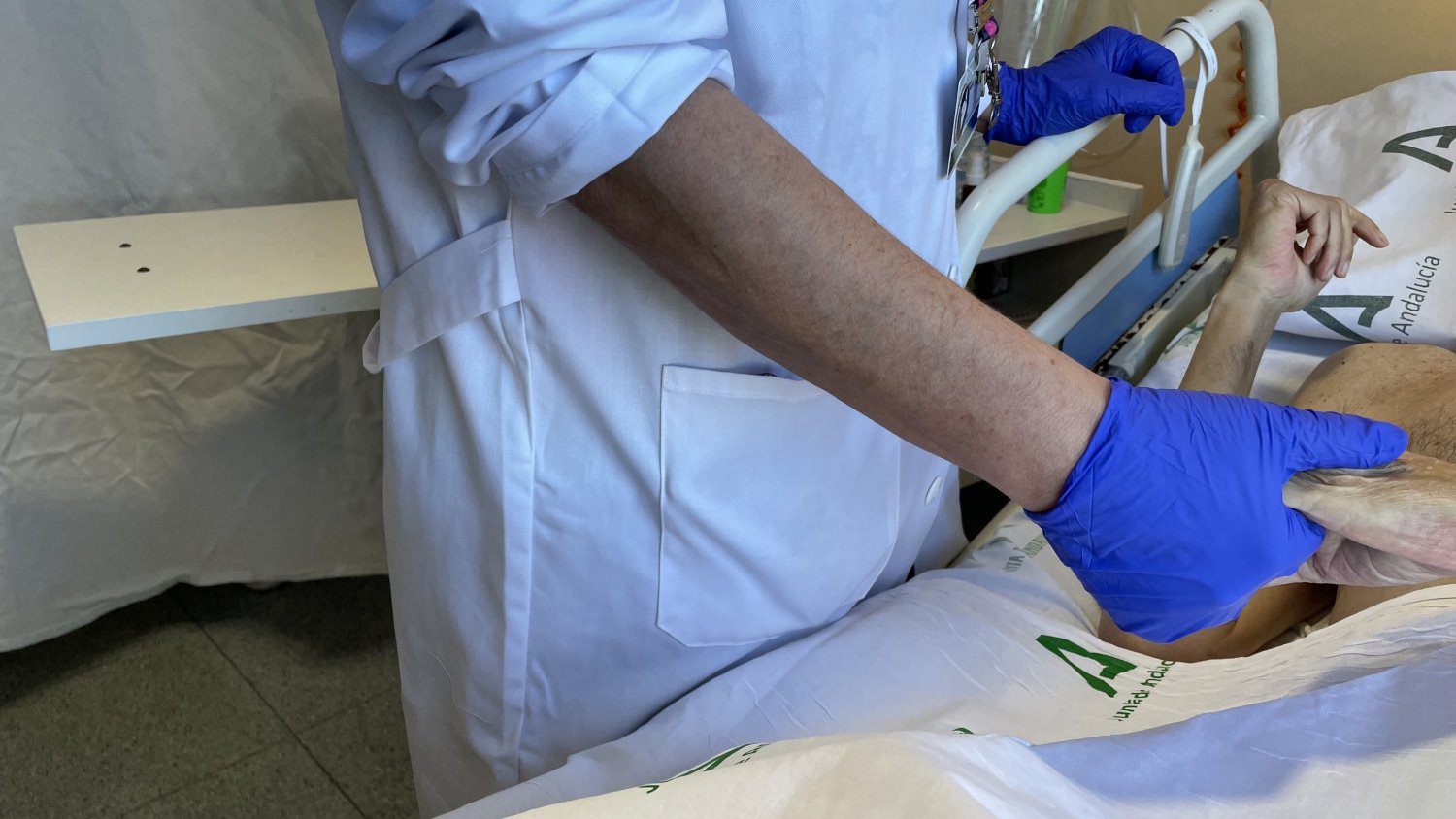 Las psicólogas clínicas del Hospital Regional atienden a un millar de pacientes cada año